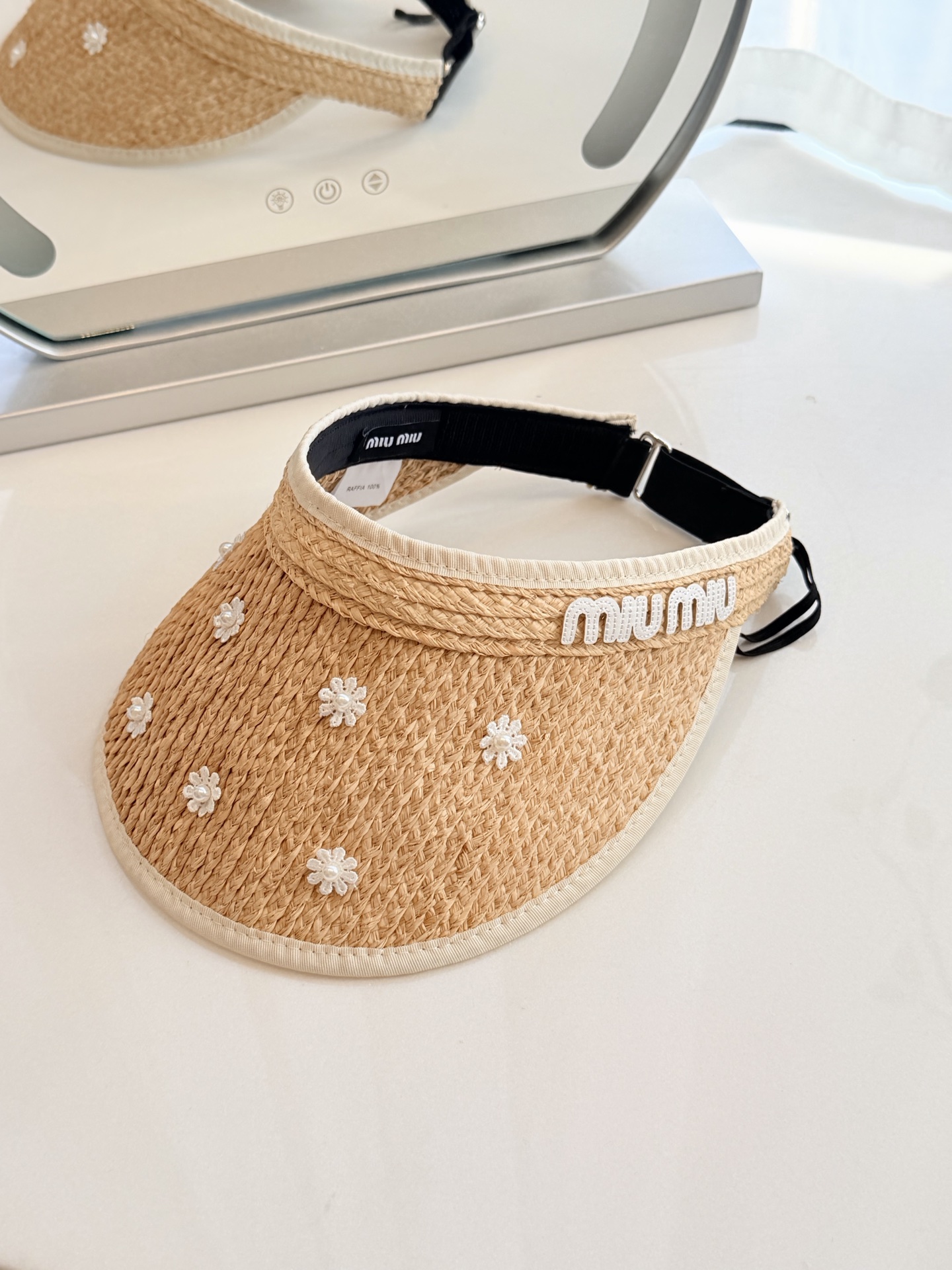 \nmiumiu拉菲草空顶帽