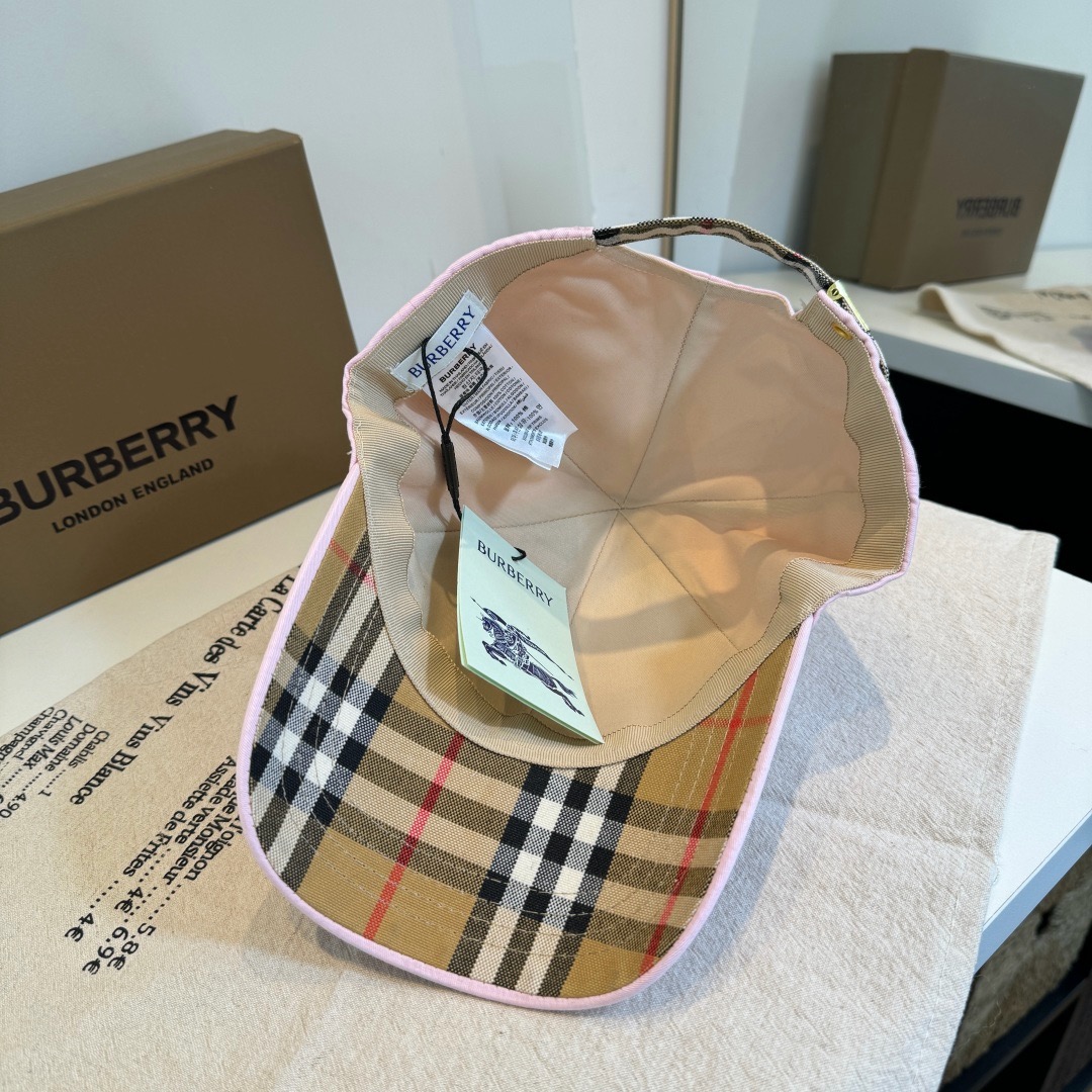 \nBURBERRY巴宝利早春新款棒球帽，简约尚时风，男女同款！高质品，尊享品质感！
