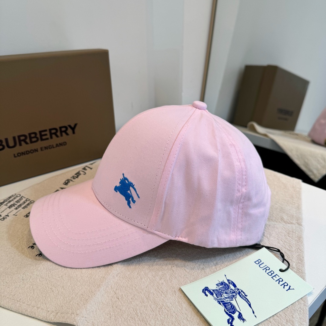 \nBURBERRY巴宝利早春新款棒球帽，简约尚时风，男女同款！高质品，尊享品质感！