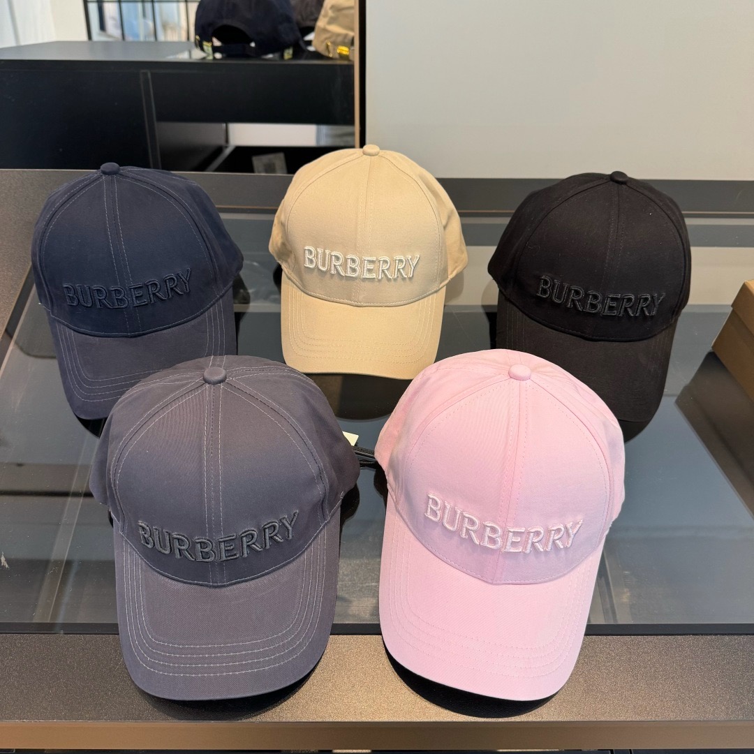 \nBURBERRY巴宝利早春新款棒球帽，简约尚时风，男女同款！高质品，尊享品质感！
