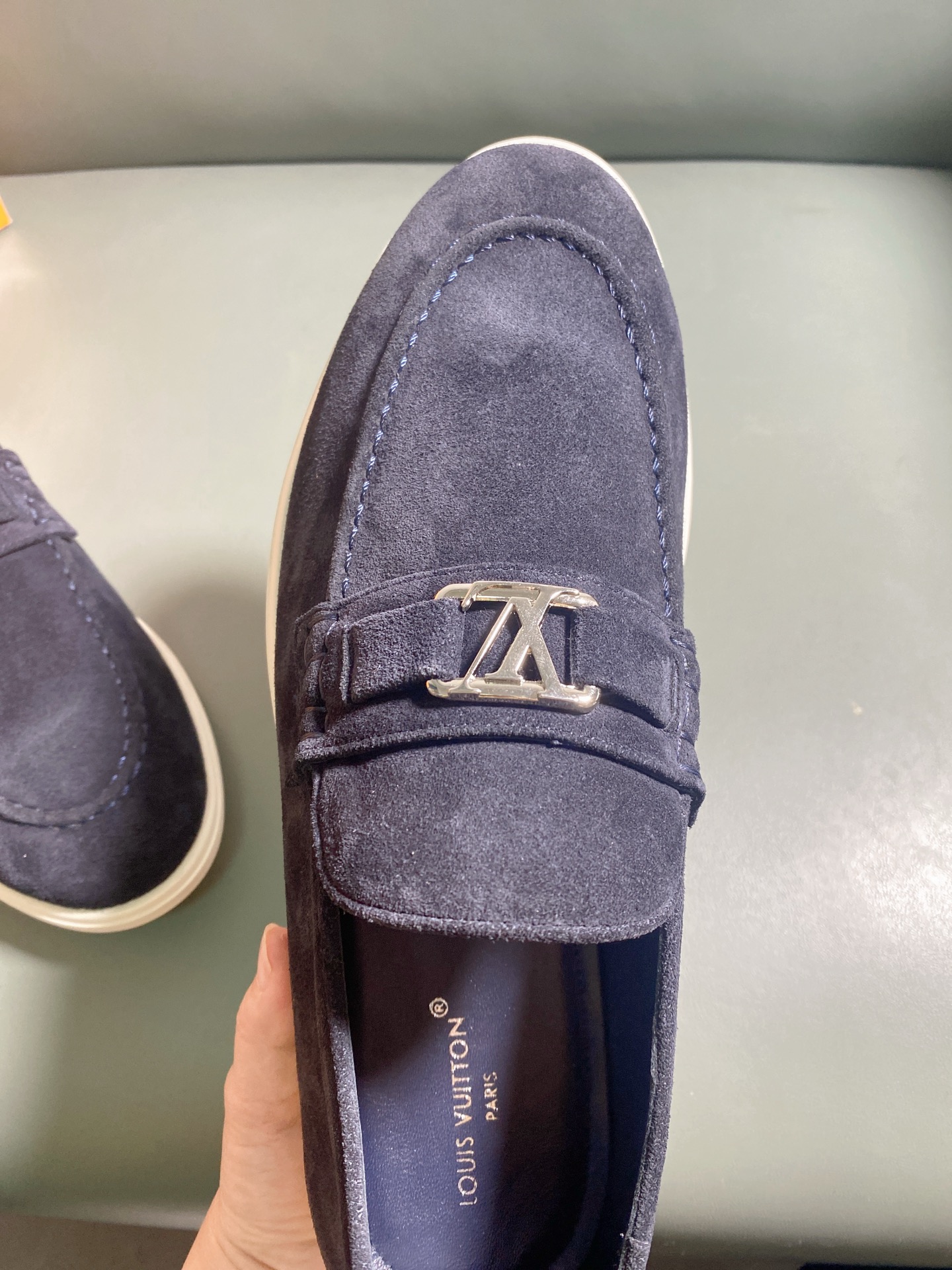 LV Style Canvas Men's Shoes style reference detail image 9 from source 780751