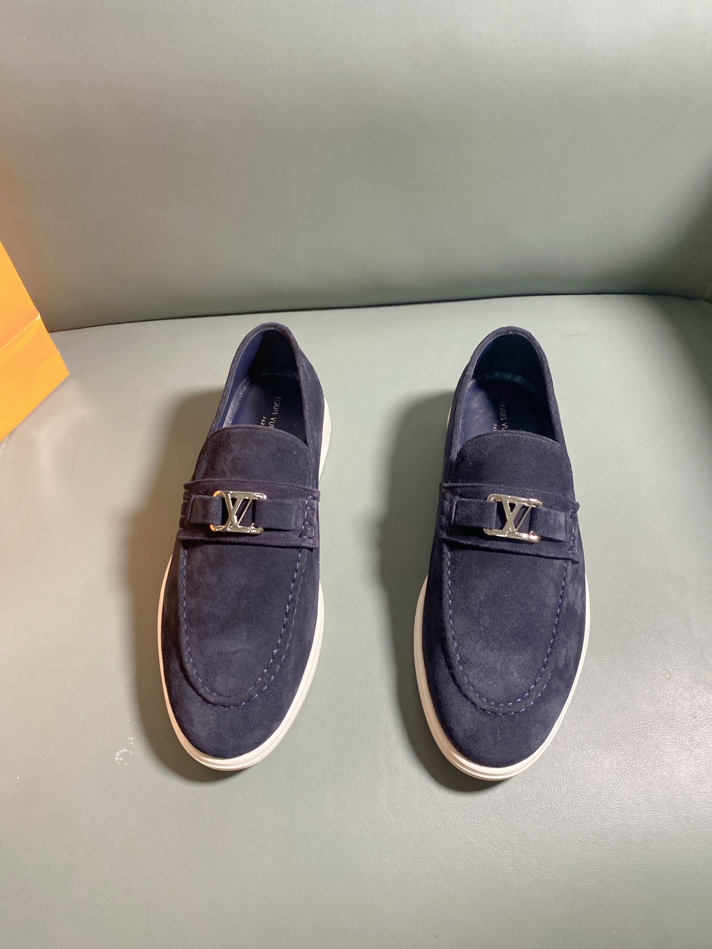 LV Style Canvas Men's Shoes Lookbook Reference image 1