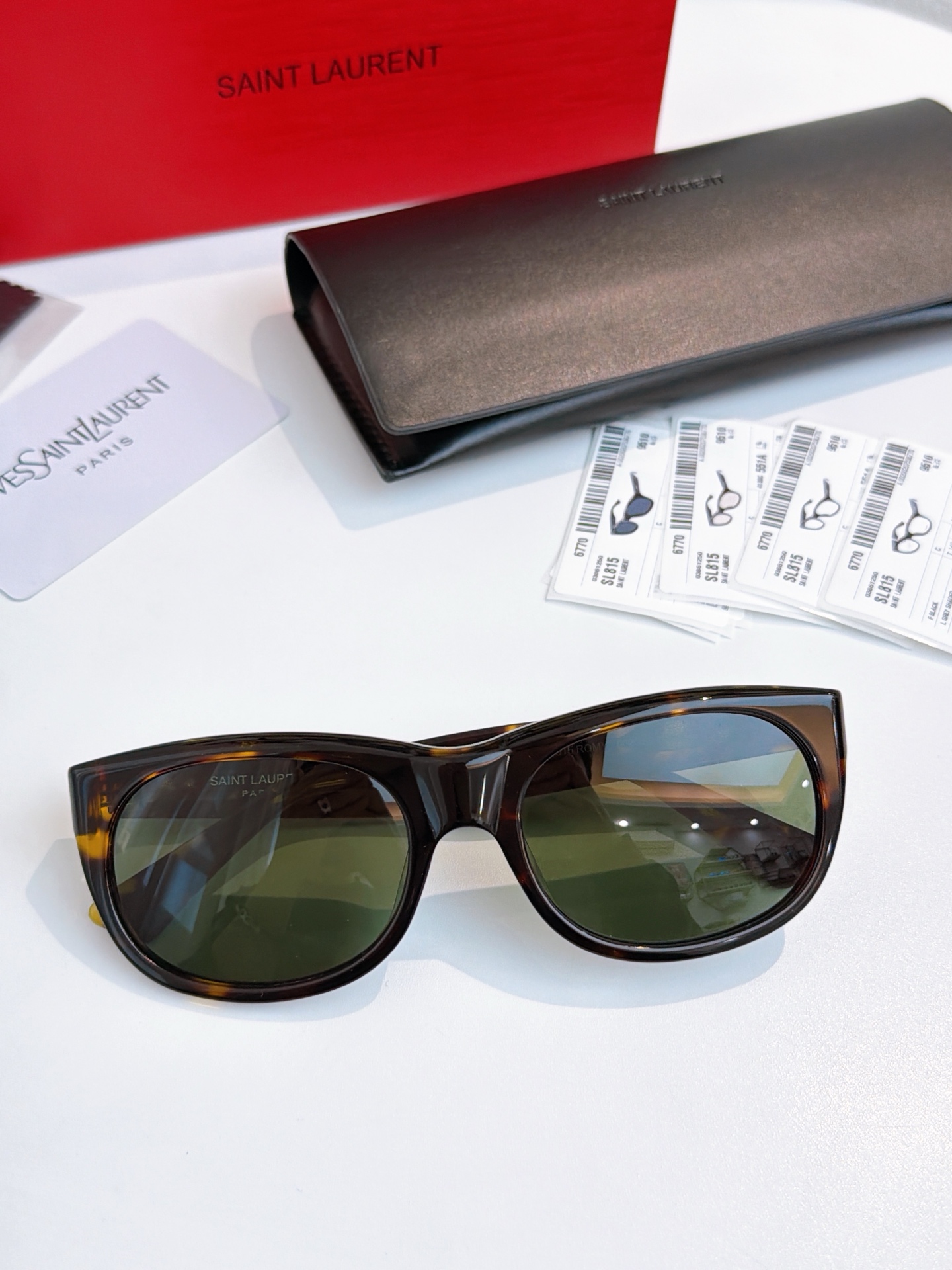 Saint Laurent SAINT LAURENT