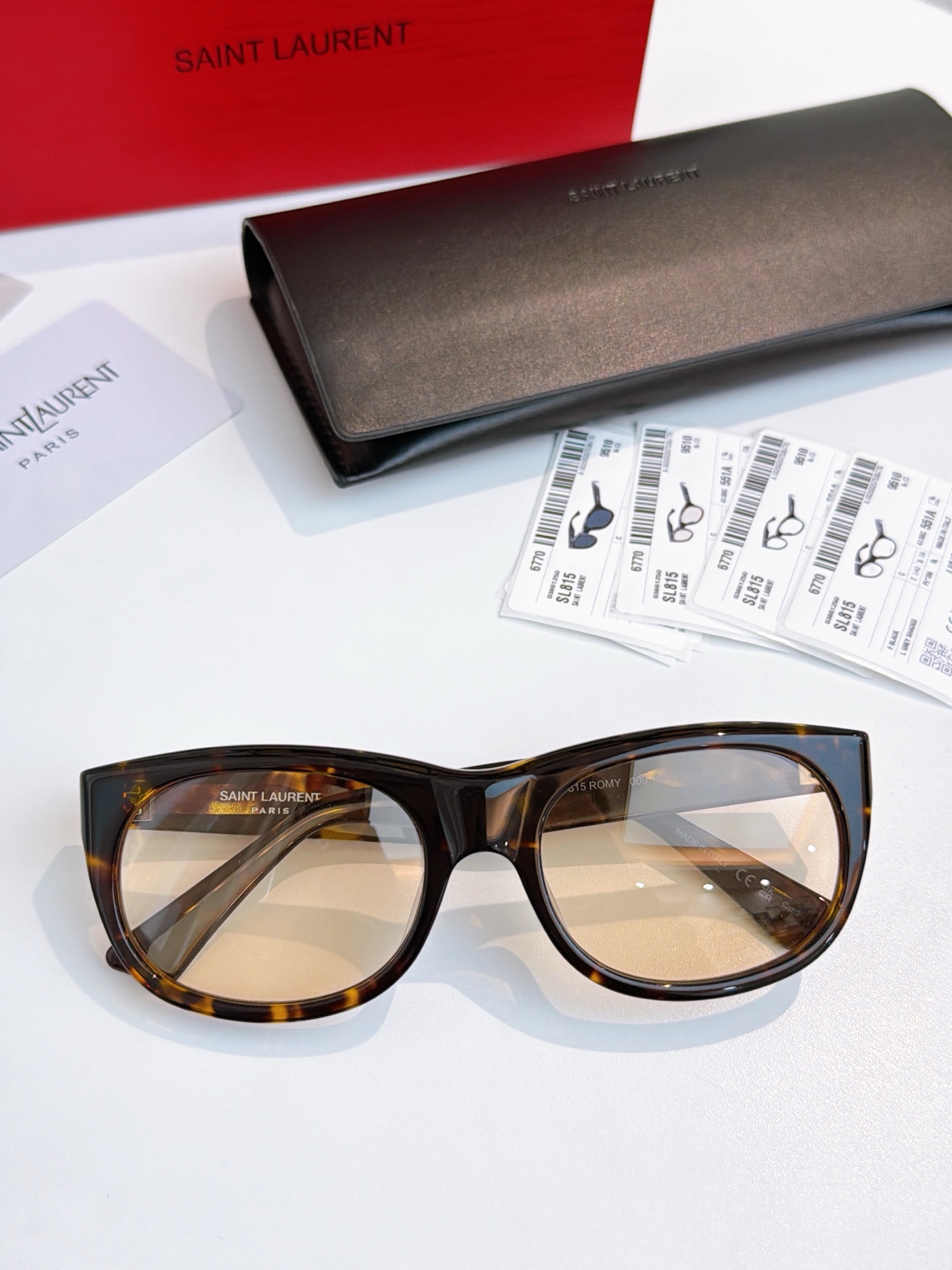 Saint Laurent SAINT LAURENT