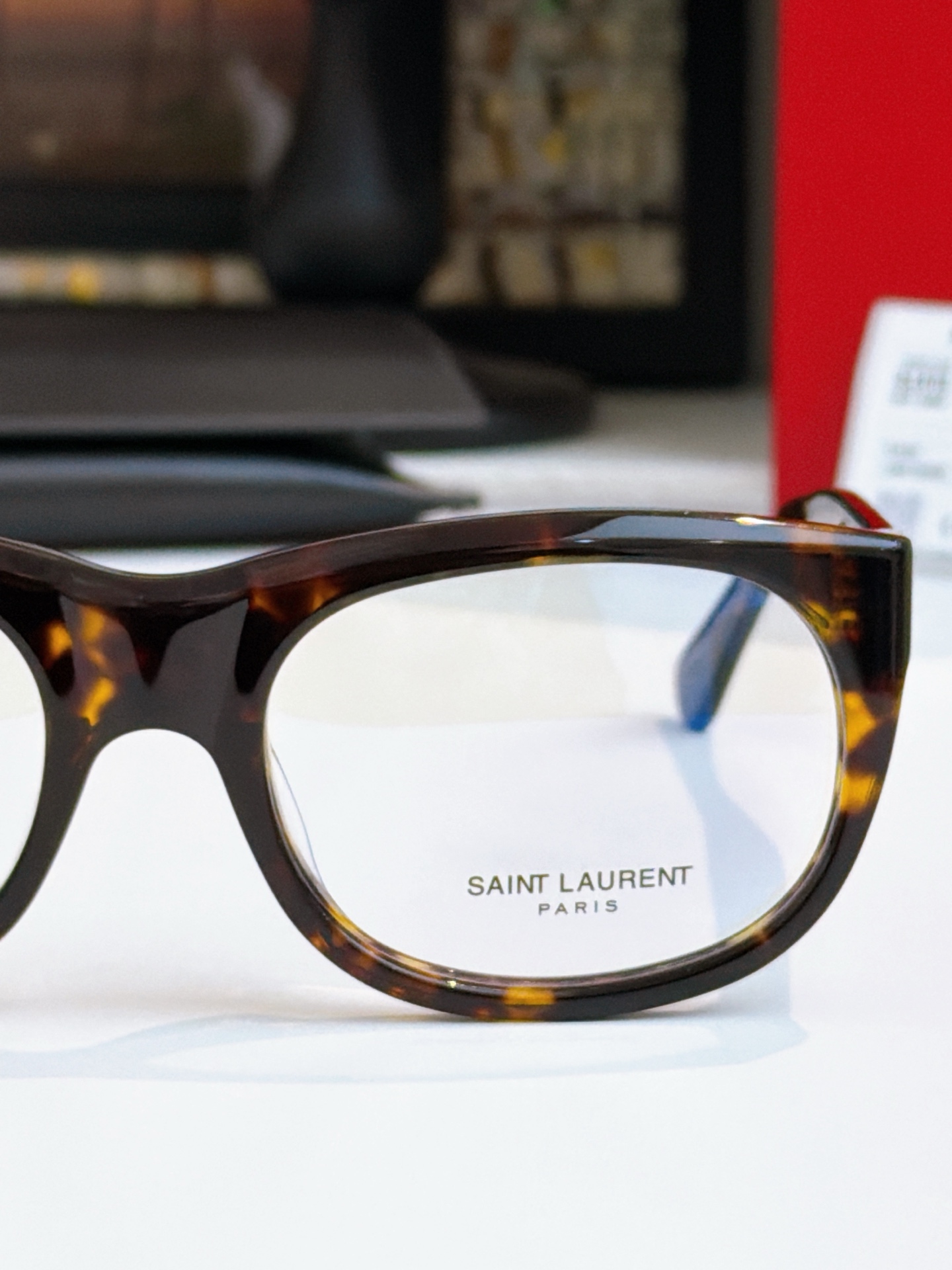 Saint Laurent SAINT LAURENT