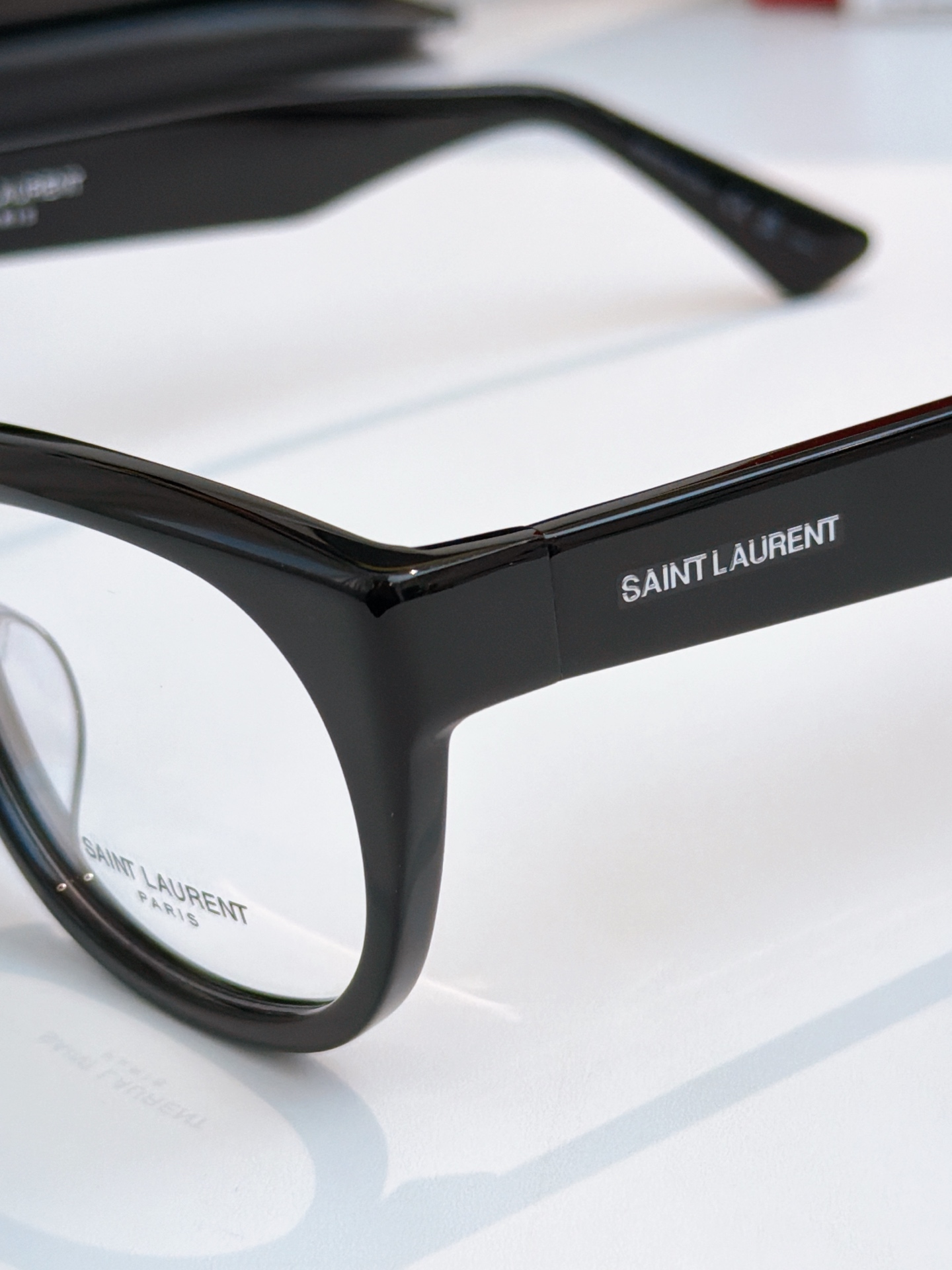 Saint Laurent SAINT LAURENT