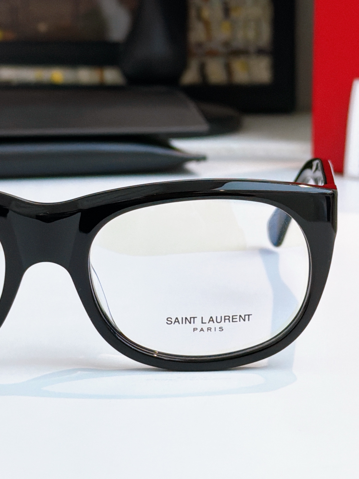Saint Laurent SAINT LAURENT