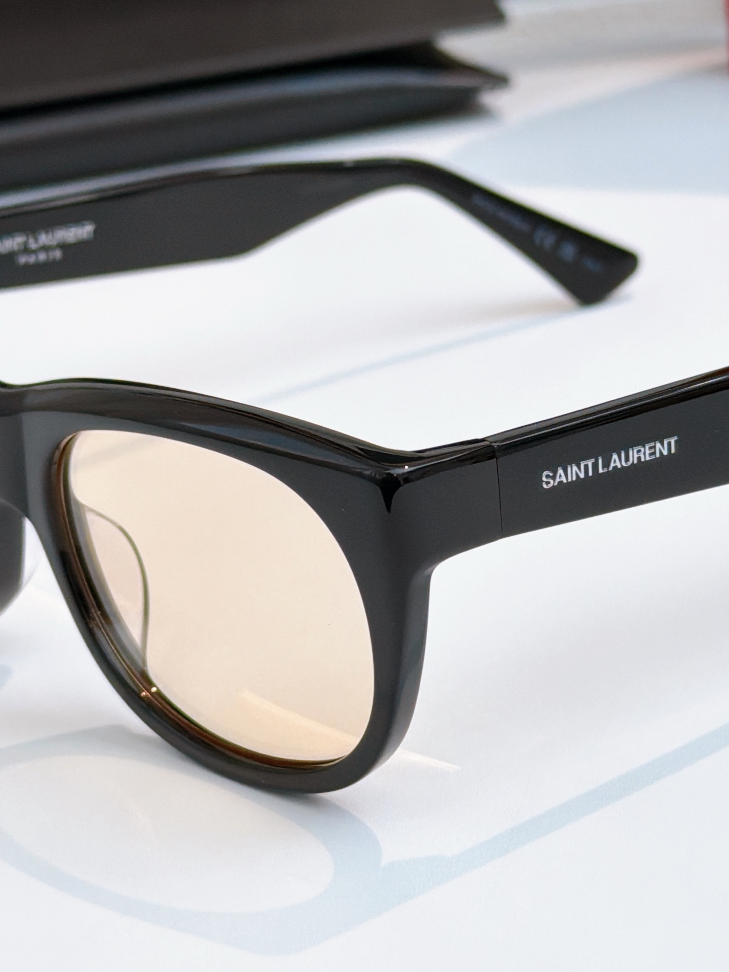 Saint Laurent SAINT LAURENT