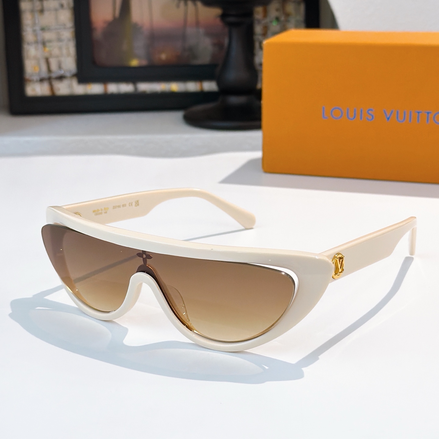 LOUIS VUITTOZ2218USize:123-0-145🔝🔝