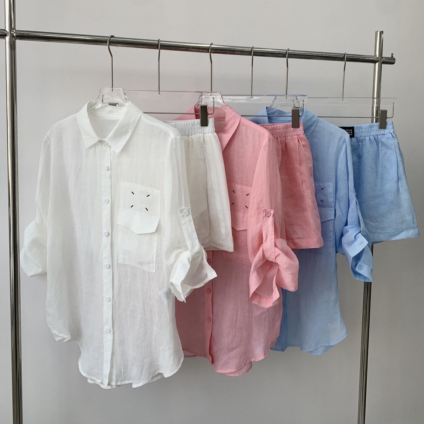 NO:334886,MM6 Majira 25 is popular and the sun protection set is available in three colors and is very considerate!  The fabric is soft and suitable for the skin feeling, and you will not be afraid of the scorching sun when commuting outdoors!  SML,masion margiela,masion margiela,alexander wang19860909MM6马吉拉25火爆上新 防晒套装三色可选超贴心！面料柔软适配肤感,户外通勤无惧骄阳！ SML,,masion margiela,masion margiela,alexander wang,Women's clothing