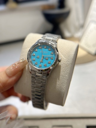 Gucci G-Timeless Bee 32mm detail 8