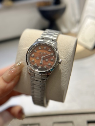 Gucci G-Timeless Bee 32mm detail 7