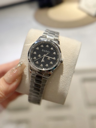Gucci G-Timeless Bee 32mm detail 3