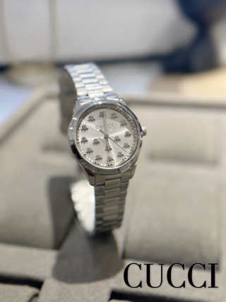 Gucci G-Timeless 32mm Bee Dial detail 4