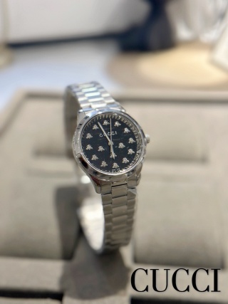 Gucci G-Timeless 32mm Bee Dial detail 8