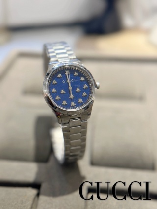 Gucci G-Timeless 32mm Bee Dial detail 5