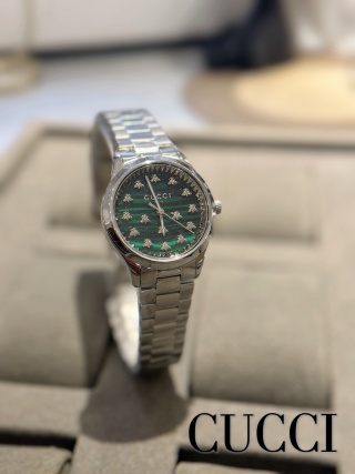 Gucci G-Timeless 32mm Bee Dial detail 6