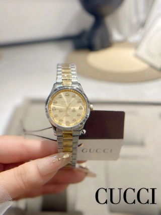Gucci G-Timeless Bee 32mm detail 4