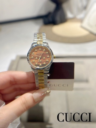 Gucci G-Timeless Bee 32mm detail 5