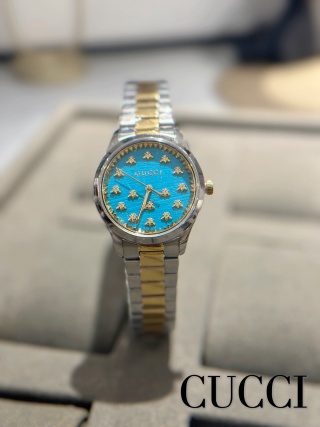 Gucci G-Timeless Bee 32mm detail 4