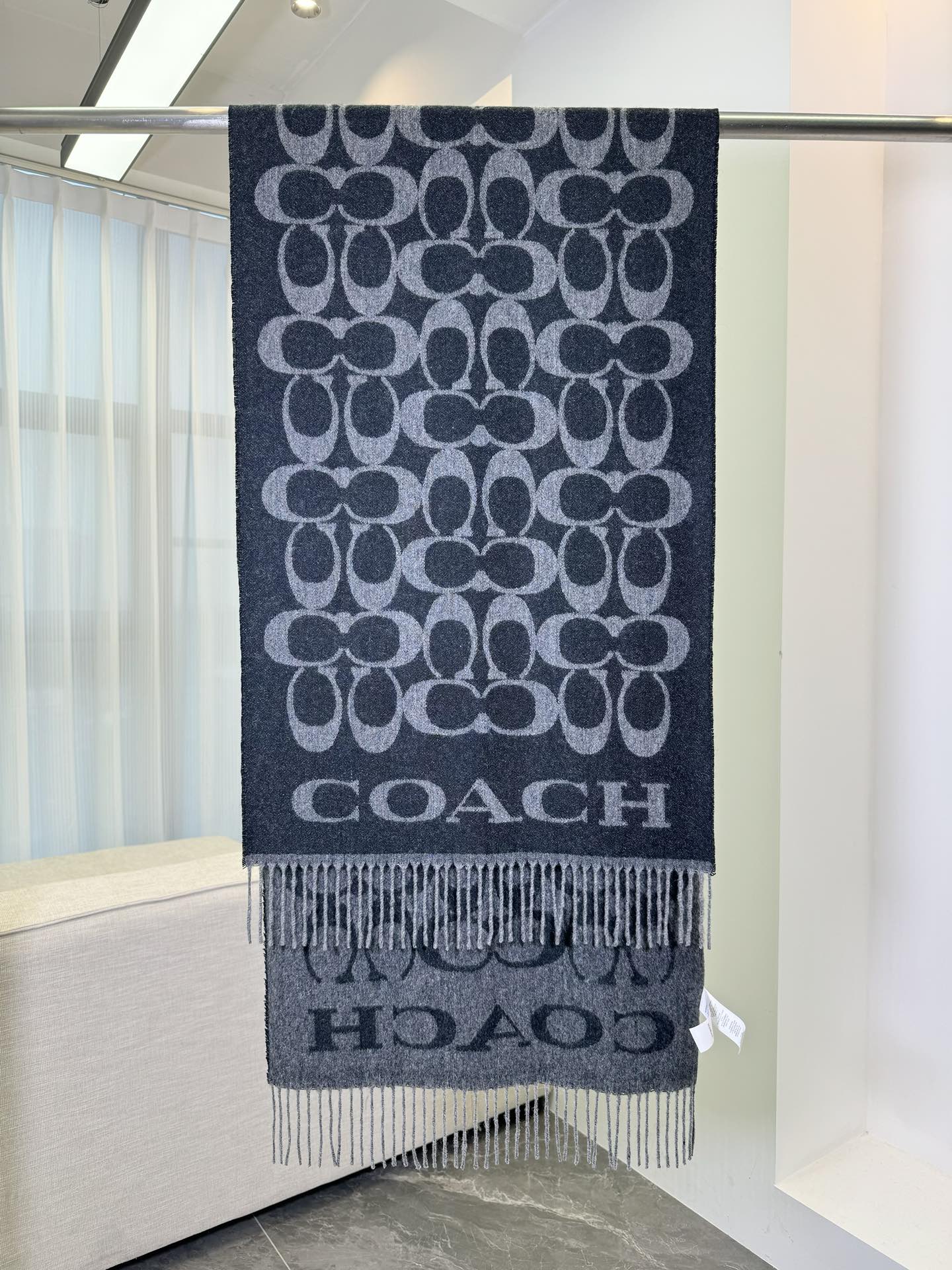 Coach 特批 正老花花型披肩