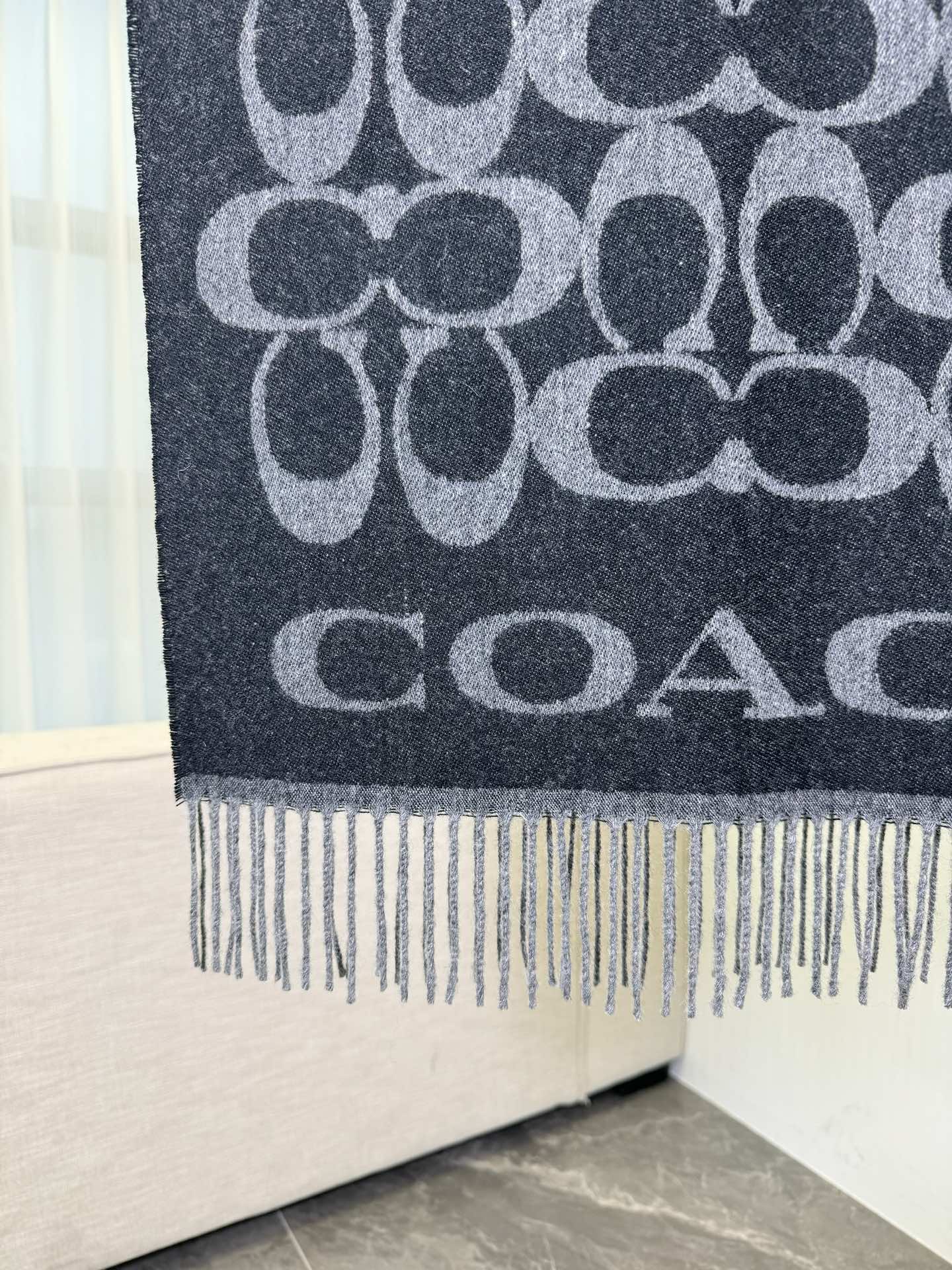 Coach 特批 正老花花型披肩