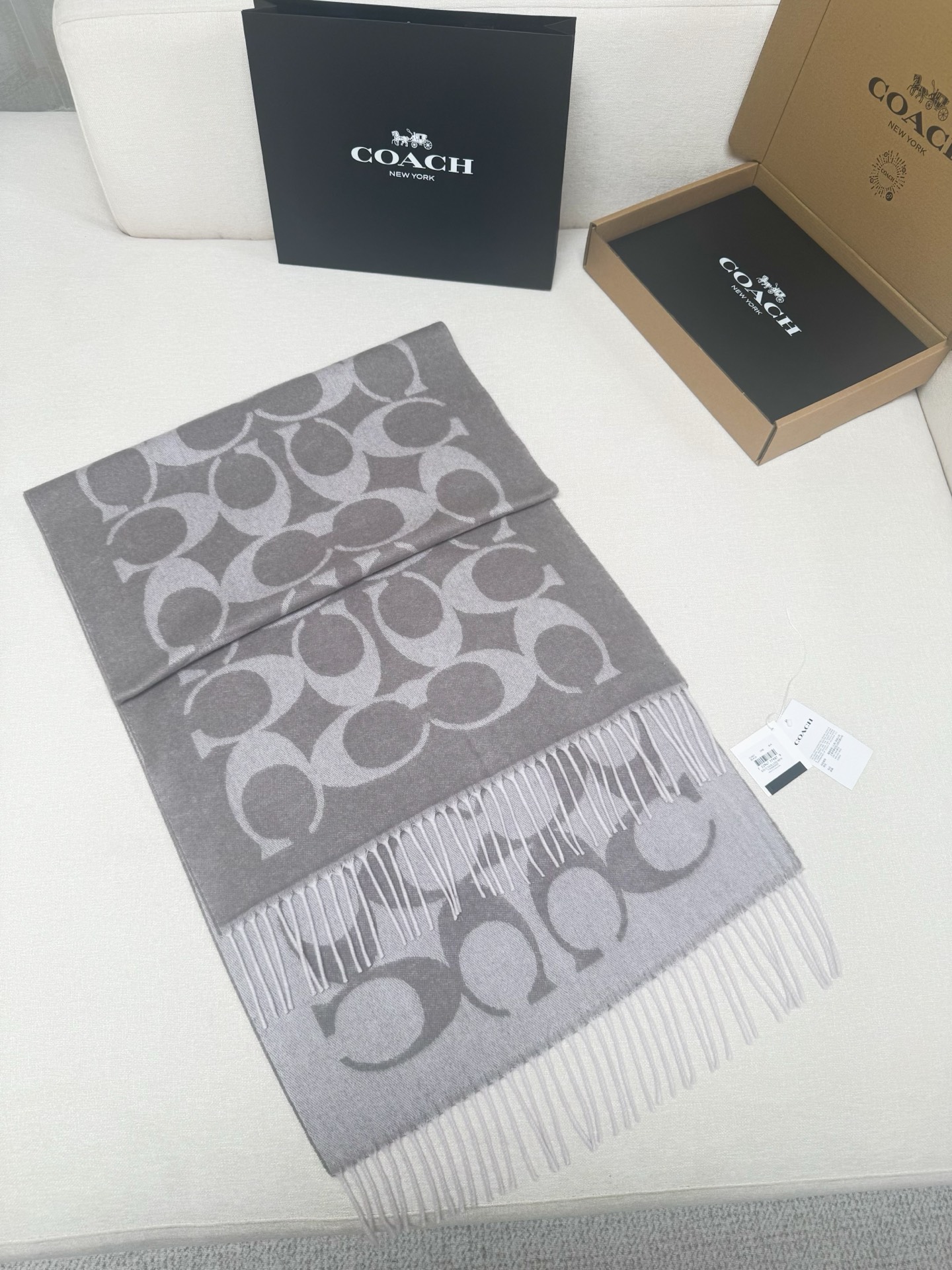 Coach 特批 COACH 正老花花型披肩
