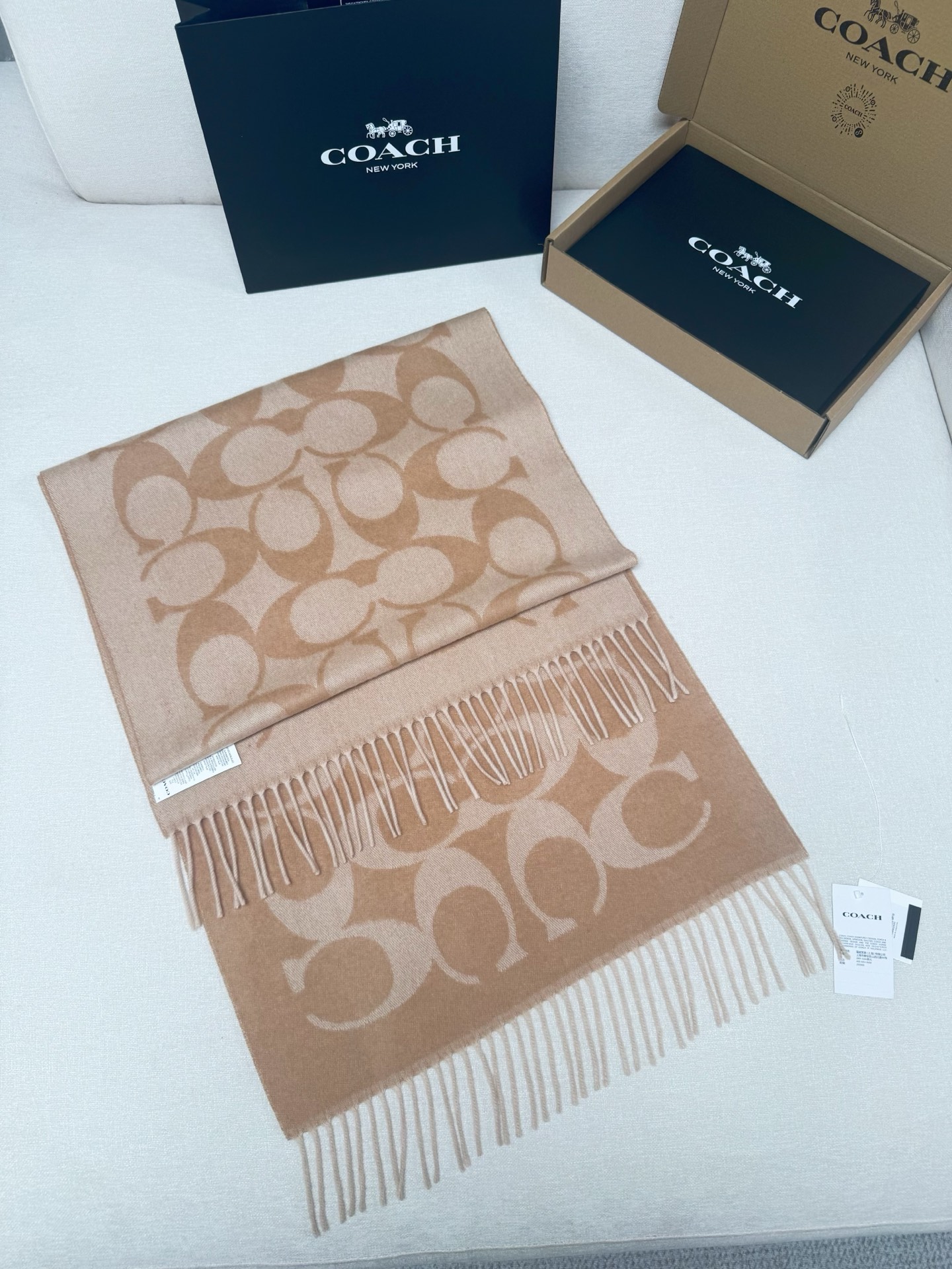 Coach 特批 COACH 正老花花型披肩