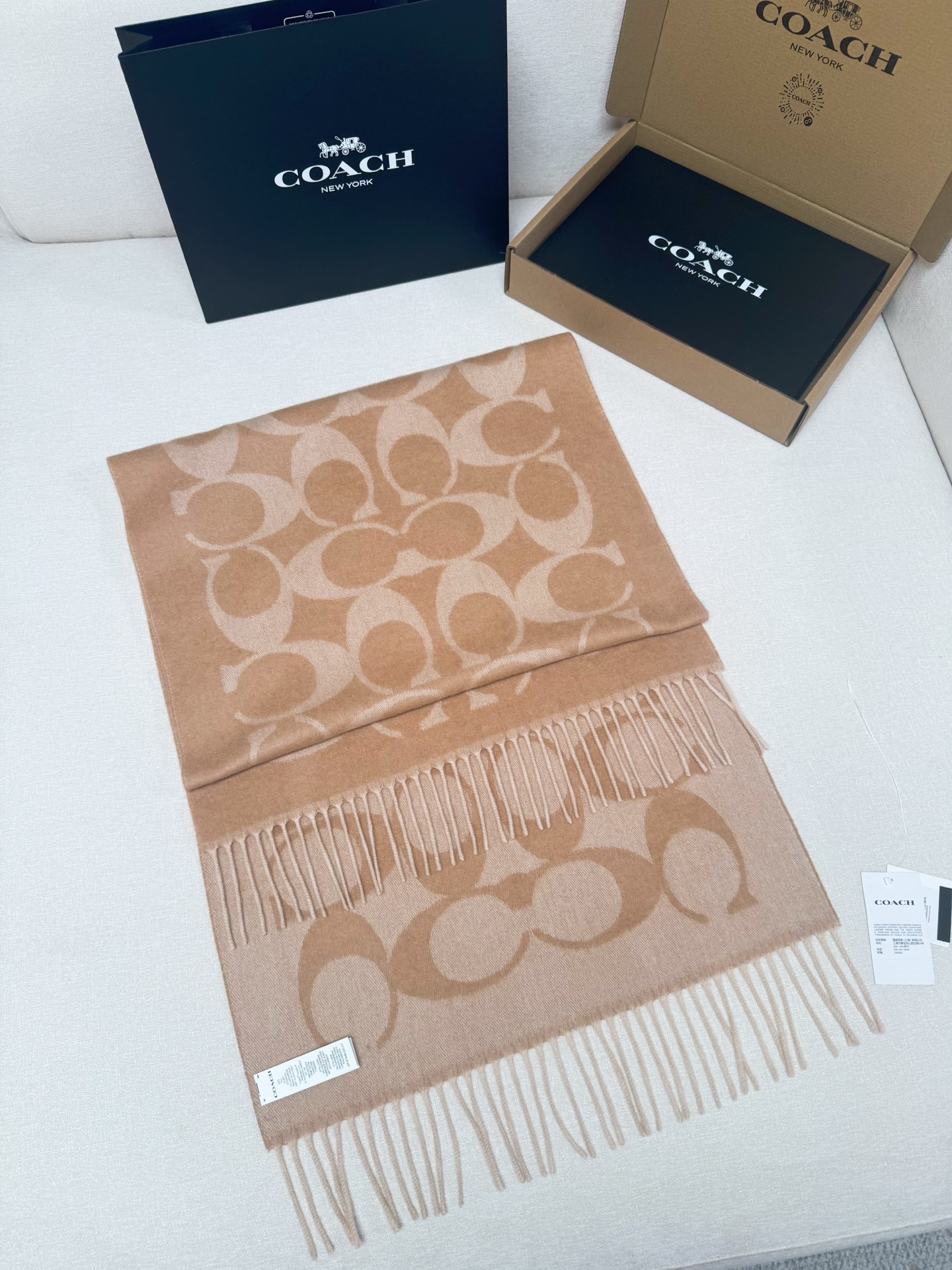 Coach 特批 COACH 正老花花型披肩