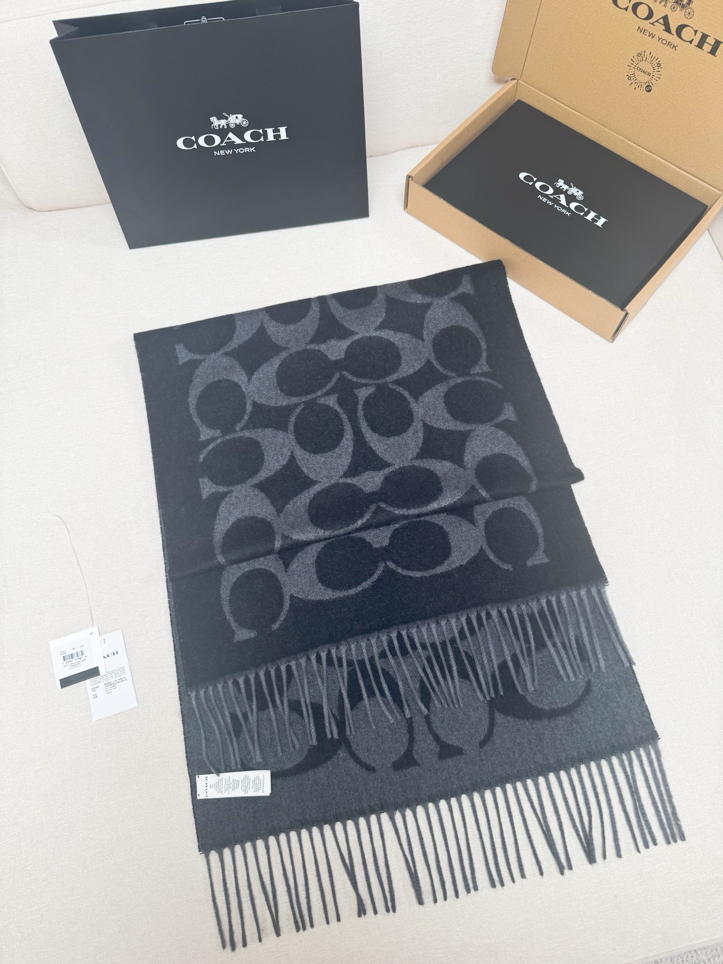 Coach 特批 COACH 正老花花型披肩