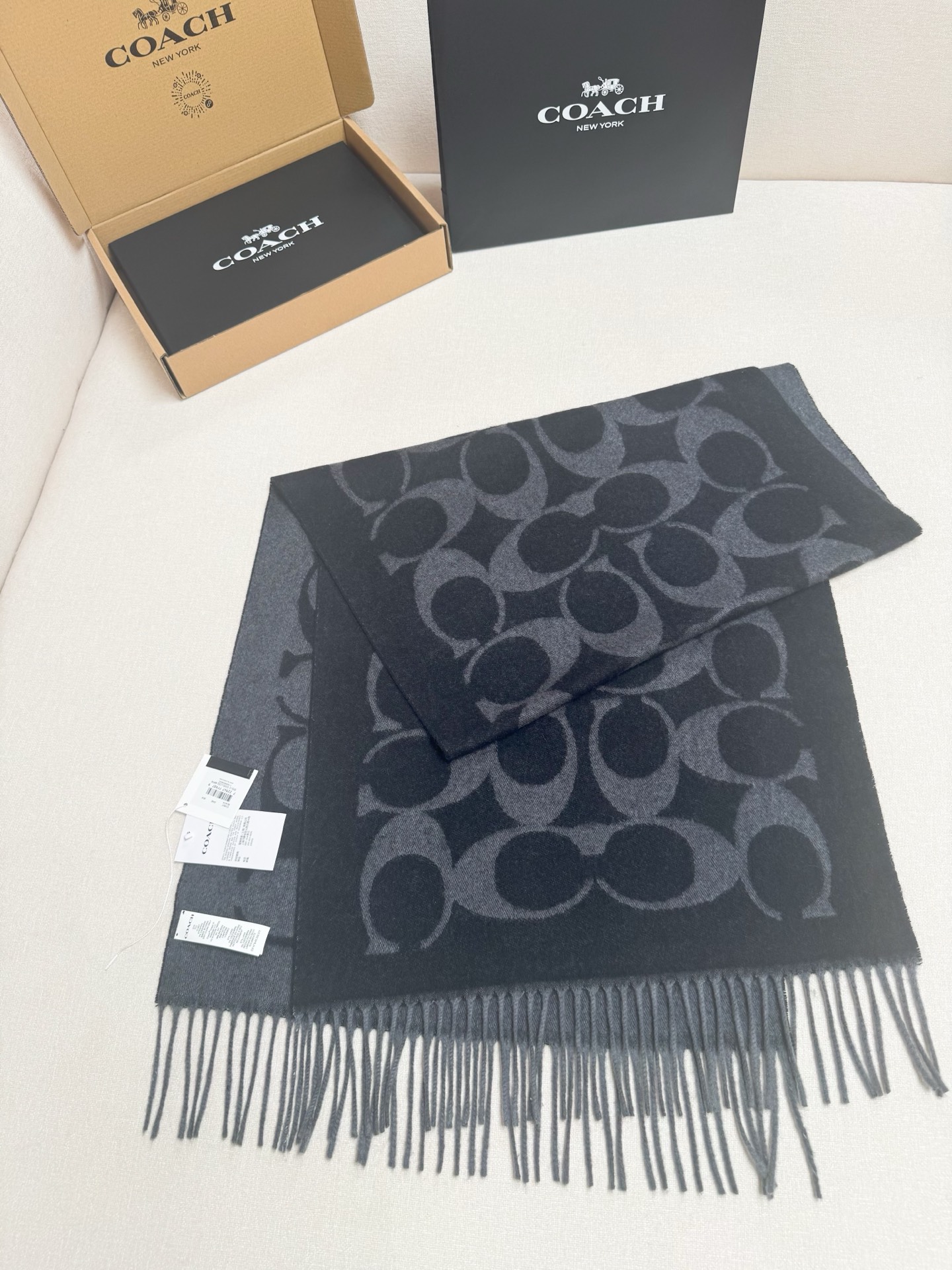 Coach 特批 COACH 正老花花型披肩