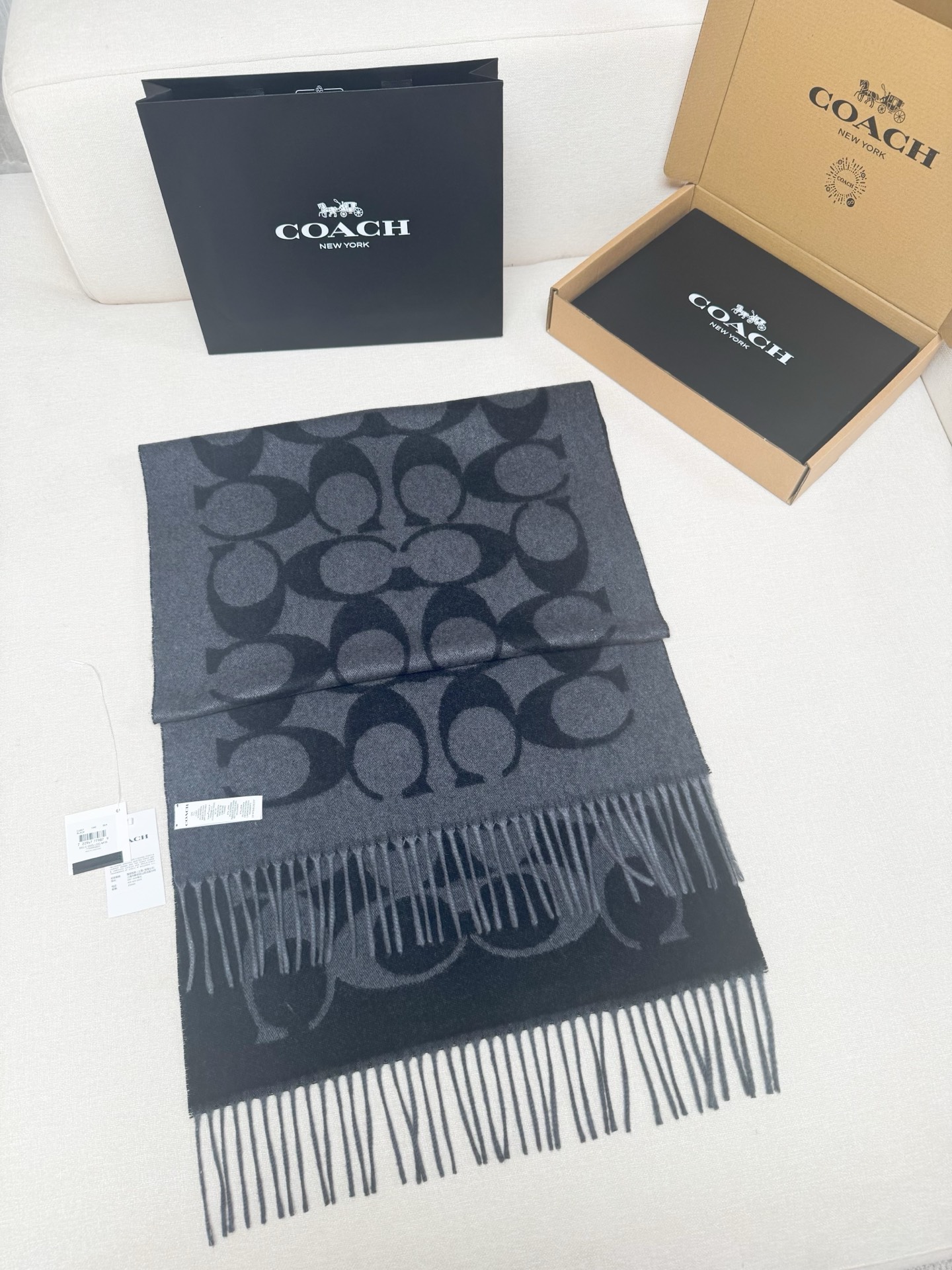 Coach 特批 COACH 正老花花型披肩