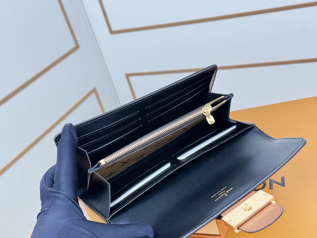 Louis Vuitton M46645 本款 Sarah