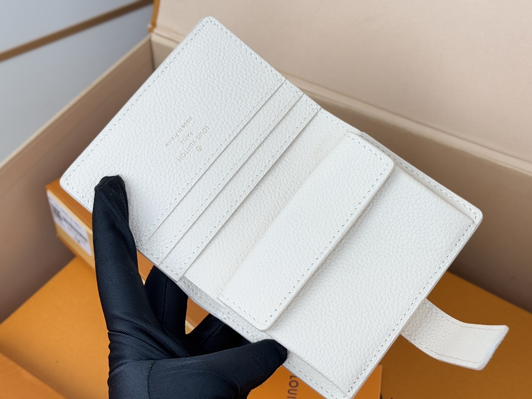Louis Vuitton M12148 白色