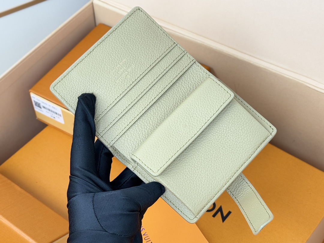 Louis Vuitton M12148 浅绿