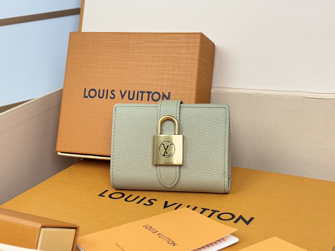 Louis Vuitton M12148 浅绿