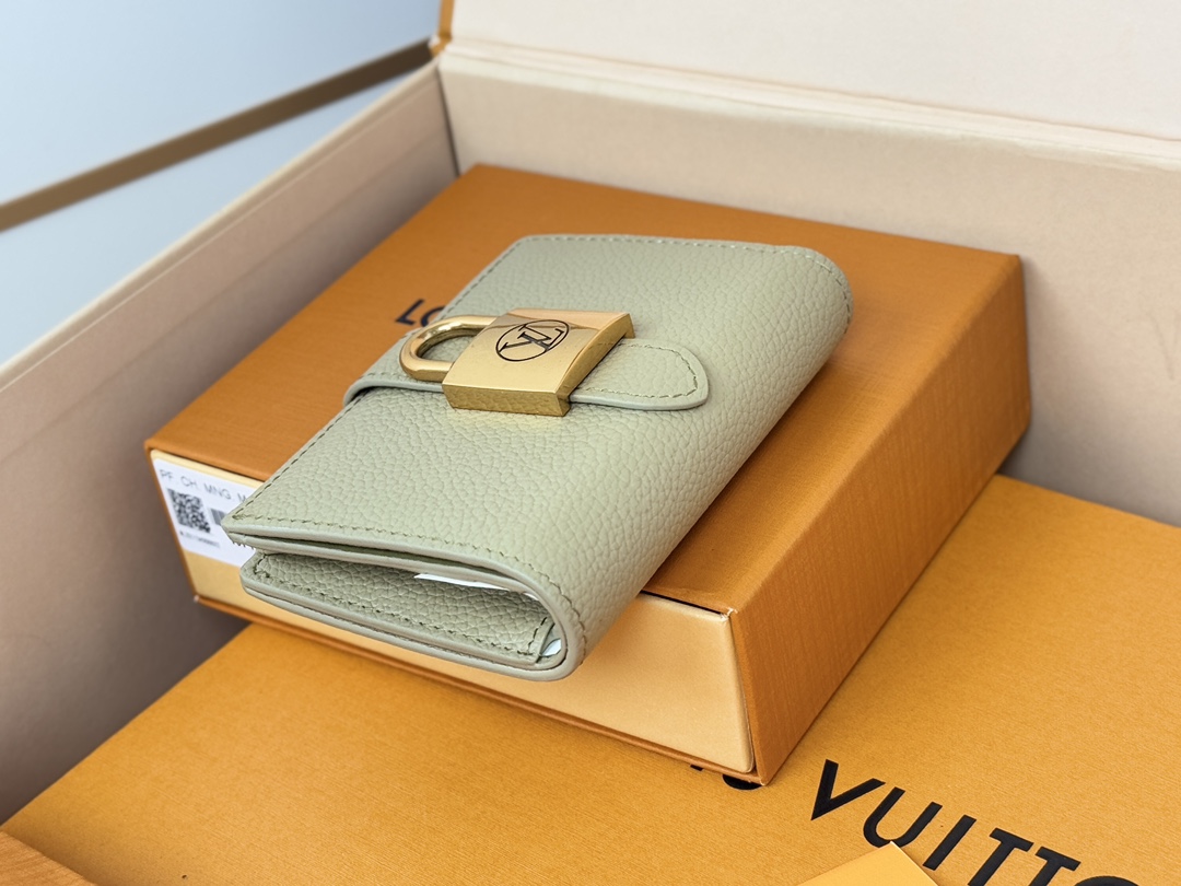 Louis Vuitton M12148 浅绿