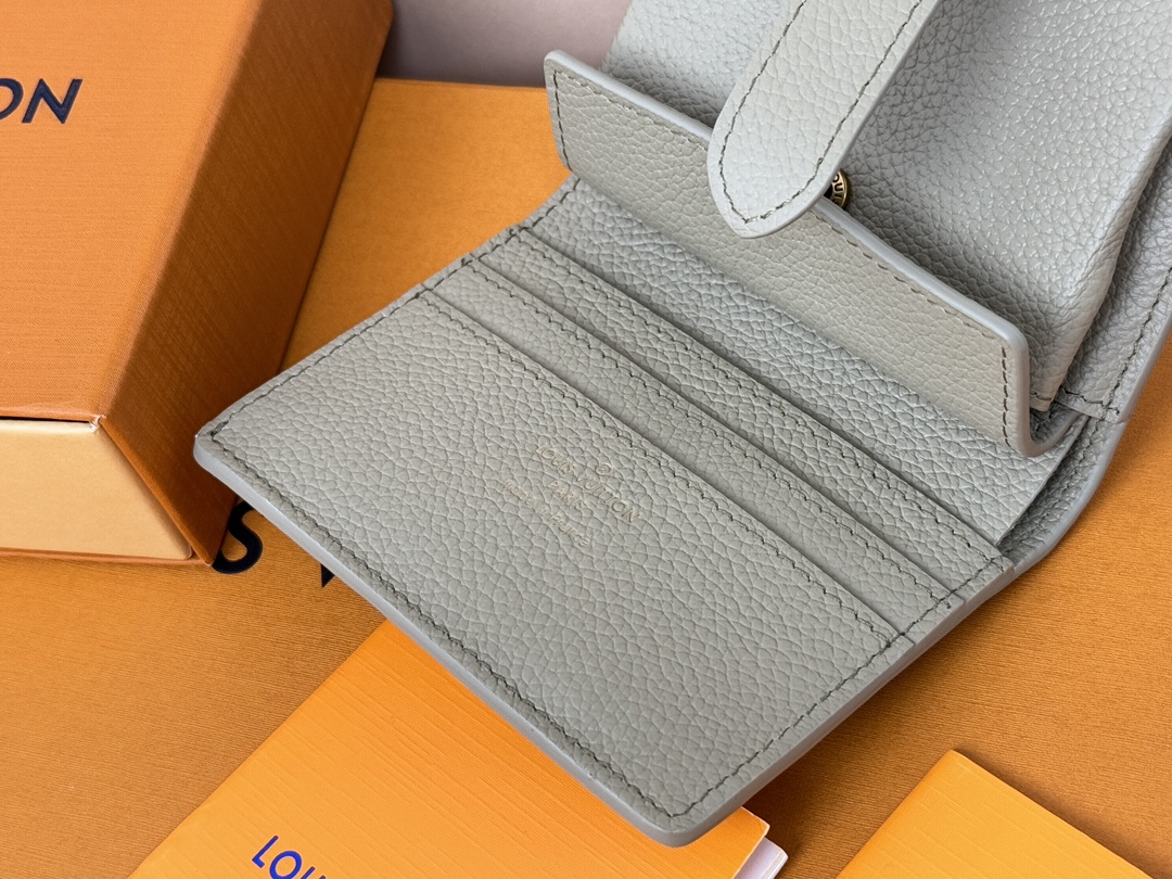 Louis Vuitton M12148 浅绿
