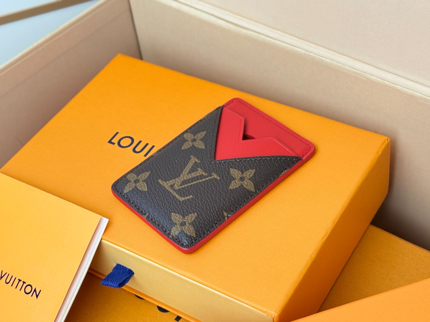 Louis Vuitton M12856本款磁吸式卡夹取材 Monogram Macassar 帆布