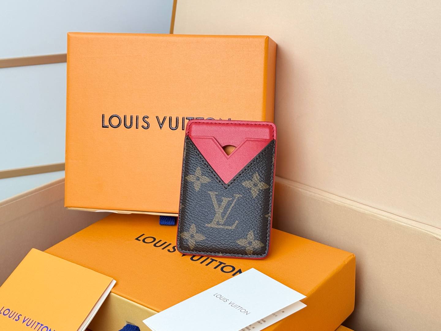 Louis Vuitton M12856本款磁吸式卡夹取材 Monogram Macassar 帆布