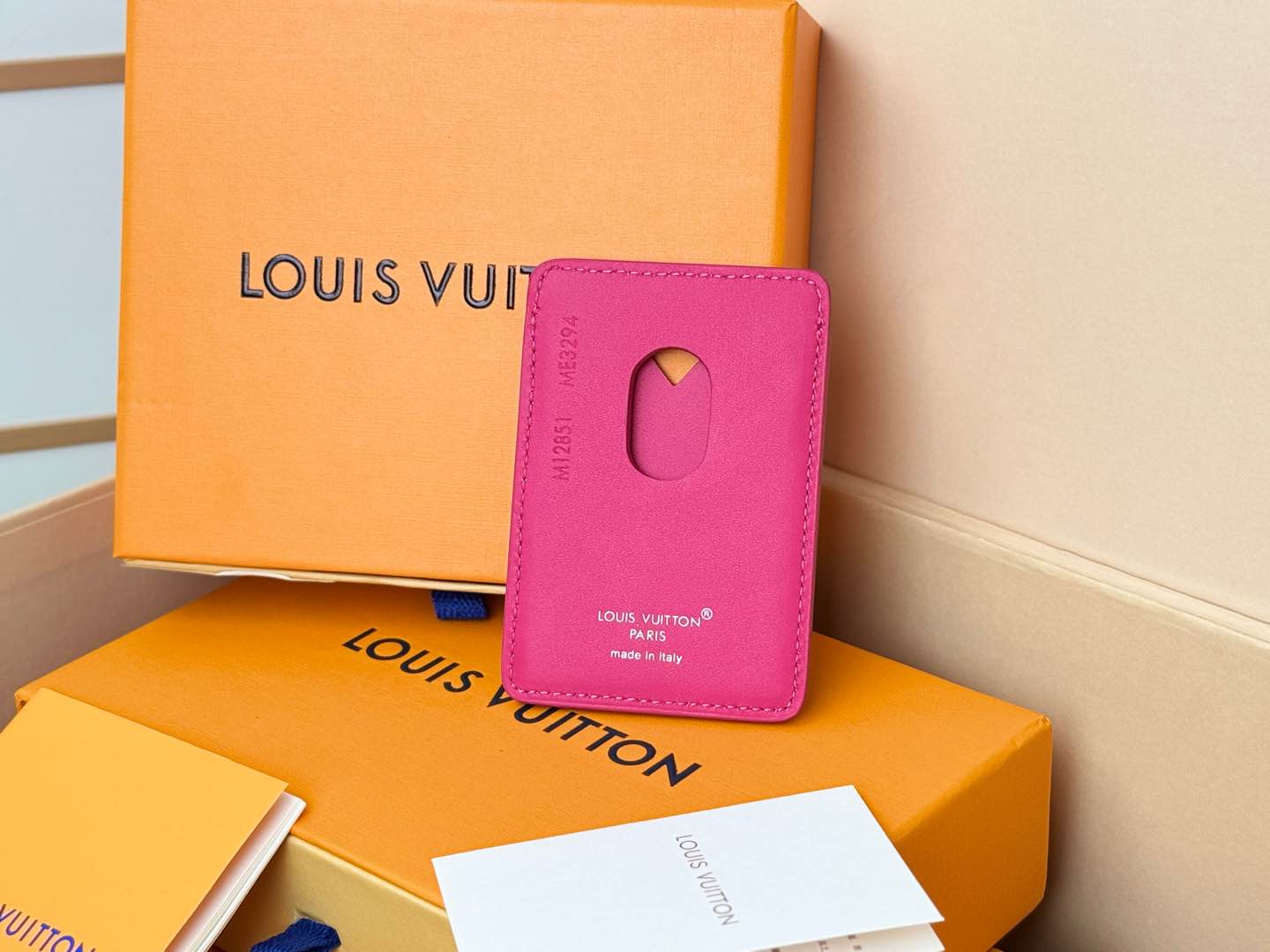 Louis Vuitton M12851玫红