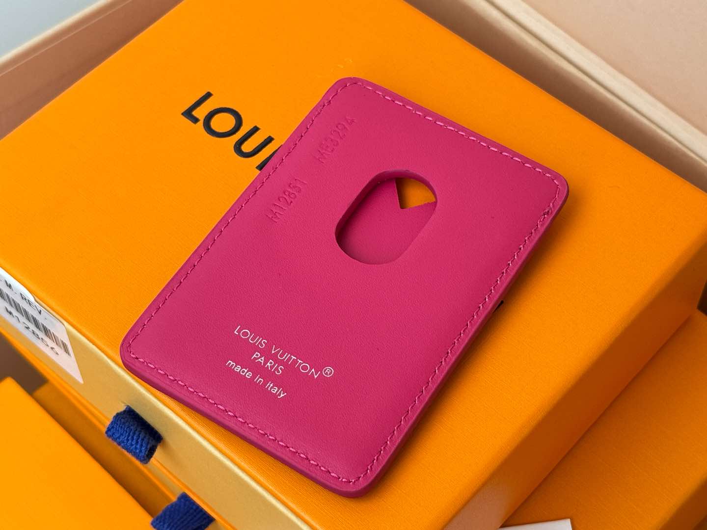 Louis Vuitton M12851玫红