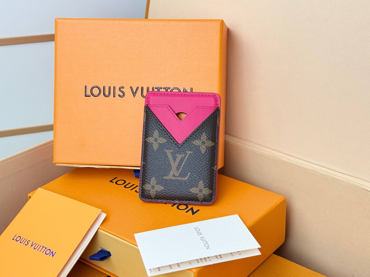 Louis Vuitton M12851玫红
