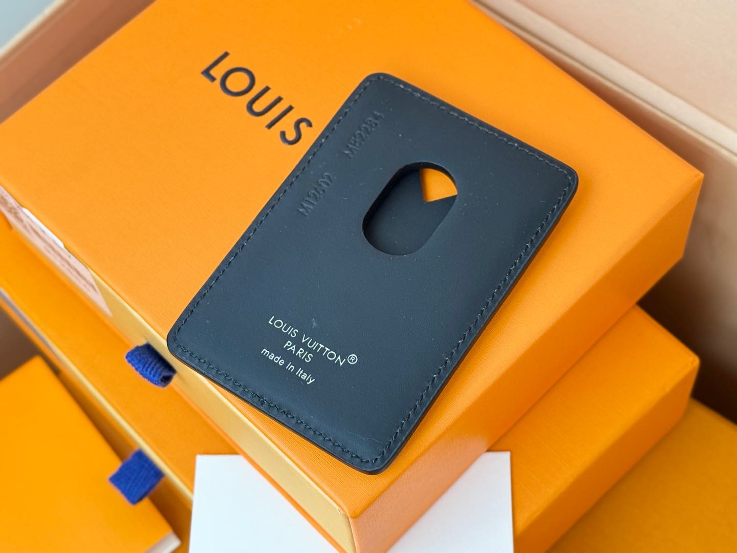 Louis Vuitton M12602黑花