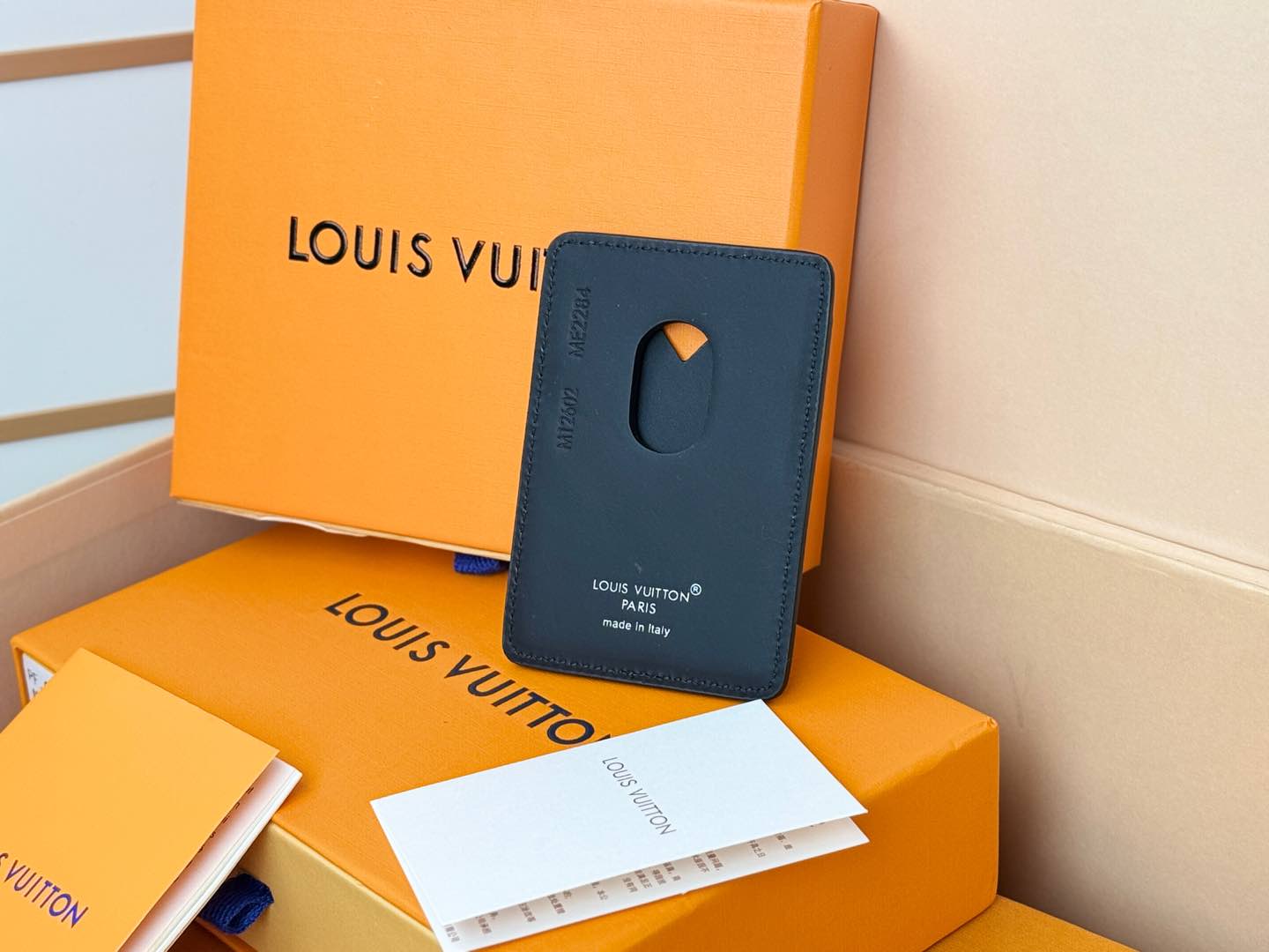 Louis Vuitton M12602黑花