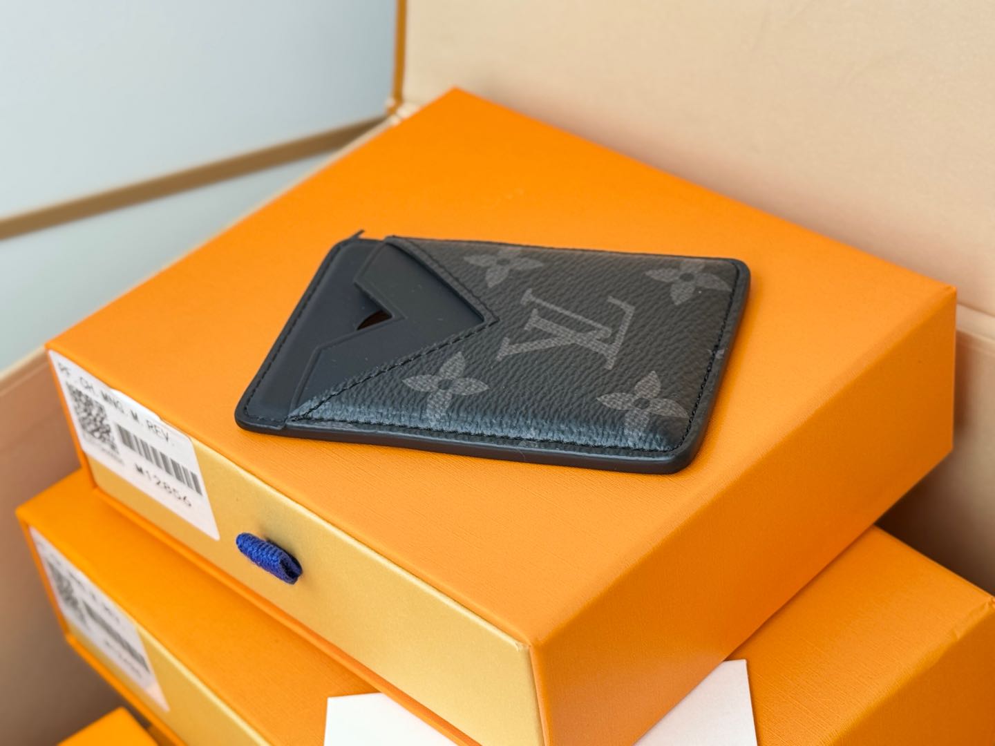 Louis Vuitton M12602黑花