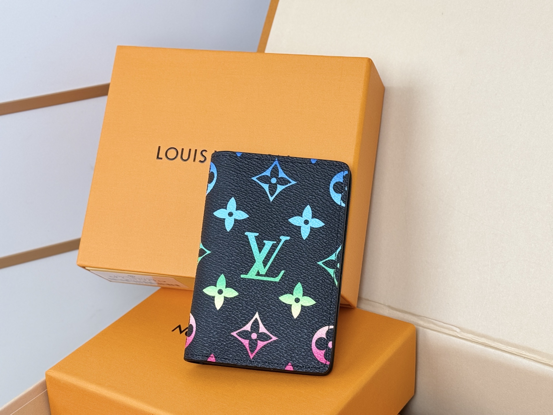 Louis Vuitton 口袋钱夹M14134卡包 的路易威设计打造男士主流用品——Damier