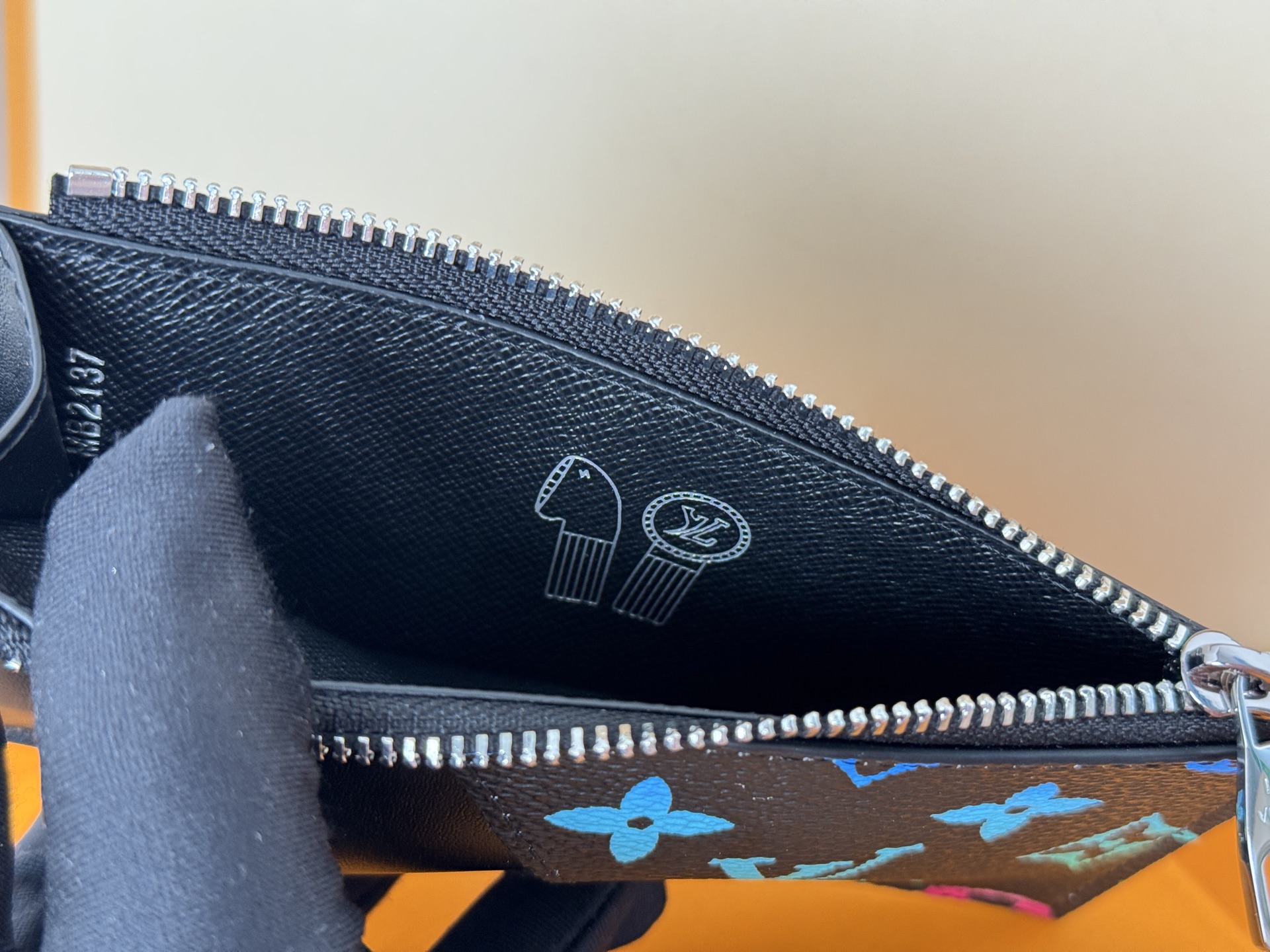 Louis Vuitton 新款Coin拉链卡夹