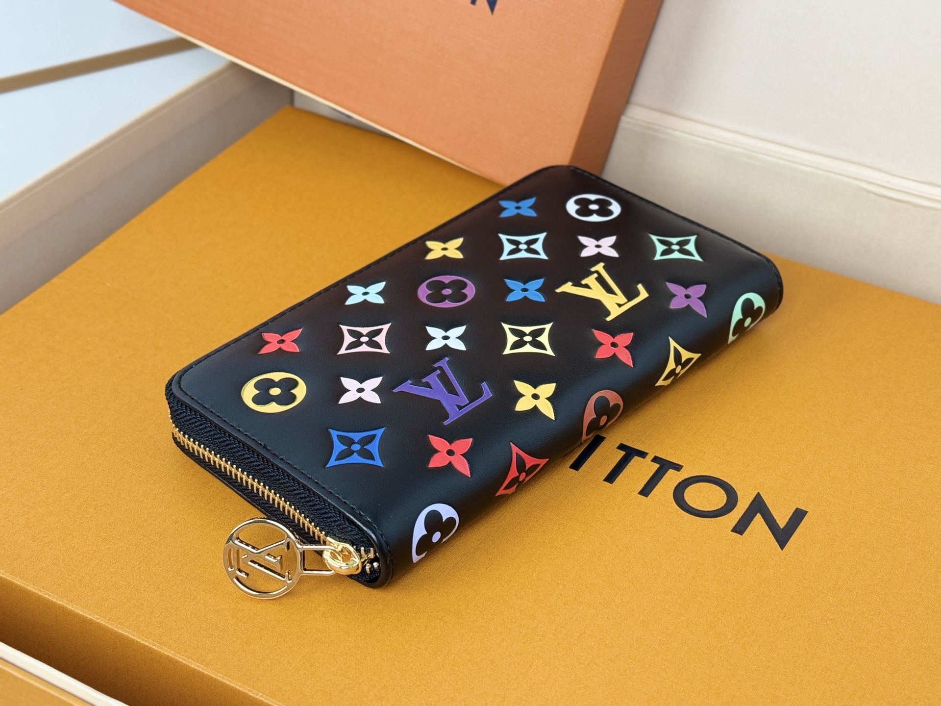 Louis Vuitton M14096