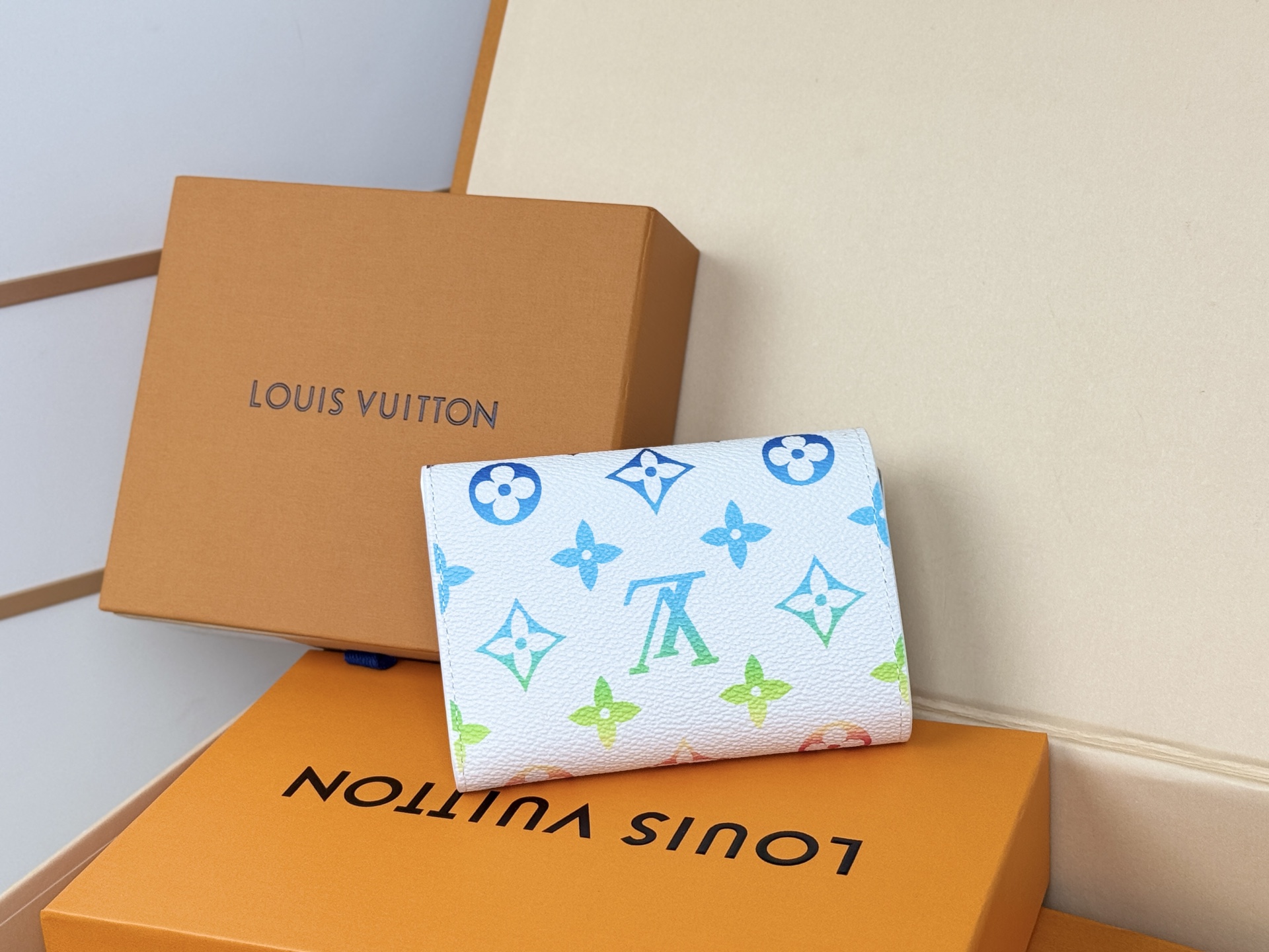 Louis Vuitton 新款上新 M14122钱包